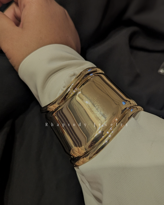 Open cuff
