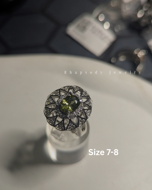 RB501	Floral Green Halo Ring size (7-8)