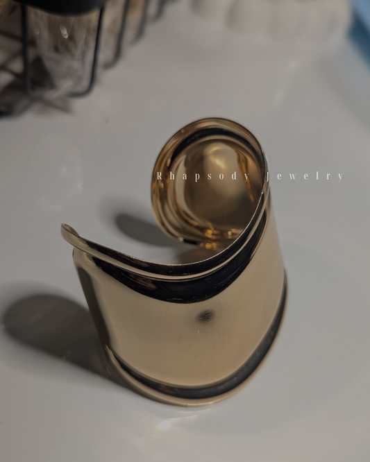 Open cuff