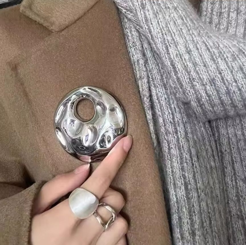 Doughnut Brooch Silver